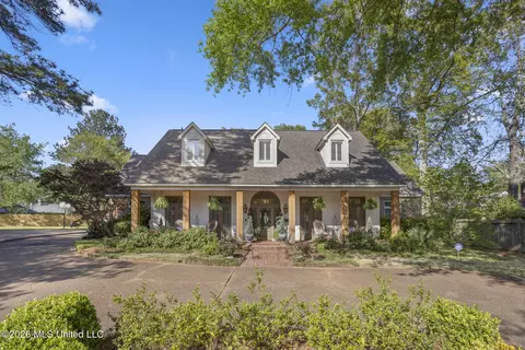 Exterior - 5111 Canton Heights Dr, Jackson, MS 39211 photo 2 of 21