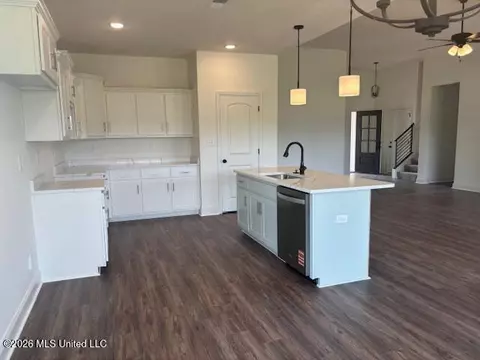 Kitchen - 926 Buttermilk Dr, Nesbit, MS 38651 photo 1 of 1