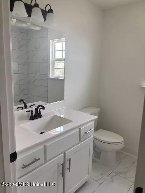 Bath - 926 Buttermilk Dr, Nesbit, MS 38651 photo 4 of 4