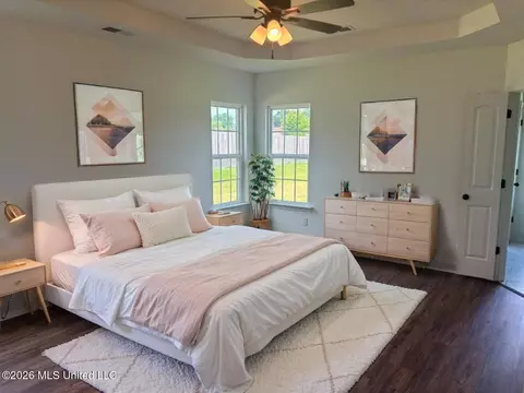Bedroom - 926 Buttermilk Dr, Nesbit, MS 38651 photo 4 of 4