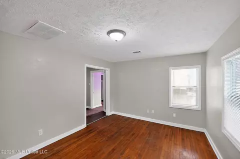 Living - 764 Avalon Rd, Jackson, MS 39206 photo 5 of 9