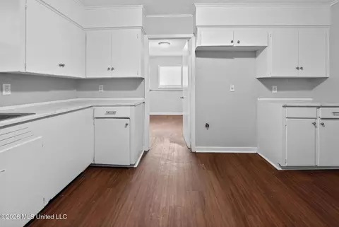 Entry Way - 764 Avalon Rd, Jackson, MS 39206 photo 3 of 3