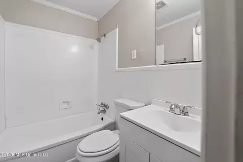 Bath - 764 Avalon Rd, Jackson, MS 39206 photo 2 of 4