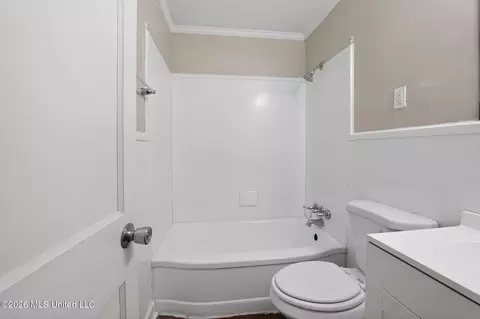 Bath - 764 Avalon Rd, Jackson, MS 39206 photo 3 of 4