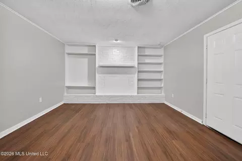 Living - 764 Avalon Rd, Jackson, MS 39206 photo 1 of 9