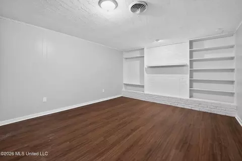 Living - 764 Avalon Rd, Jackson, MS 39206 photo 2 of 9