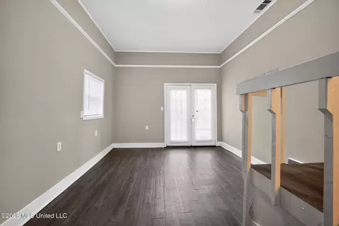 Living - 1541 Dianne Dr, Jackson, MS 39204 photo 12 of 13
