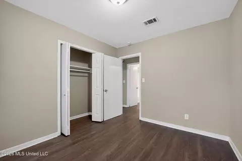 Bedroom - 1541 Dianne Dr, Jackson, MS 39204 photo 8 of 9