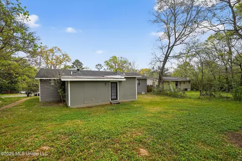 Exterior - 1541 Dianne Dr, Jackson, MS 39204 photo 4 of 5