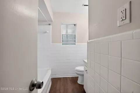 Bath - 1541 Dianne Dr, Jackson, MS 39204 photo 3 of 7