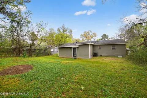 Exterior - 1541 Dianne Dr, Jackson, MS 39204 photo 5 of 5