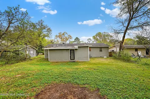 Exterior - 1541 Dianne Dr, Jackson, MS 39204 photo 3 of 5