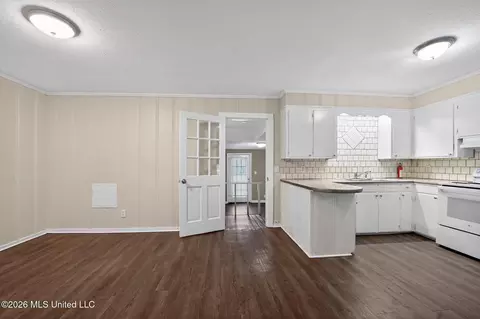 Entry Way - 1541 Dianne Dr, Jackson, MS 39204 photo 1 of 1