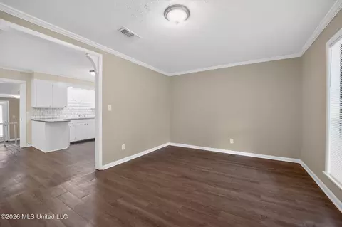Living - 1541 Dianne Dr, Jackson, MS 39204 photo 4 of 13