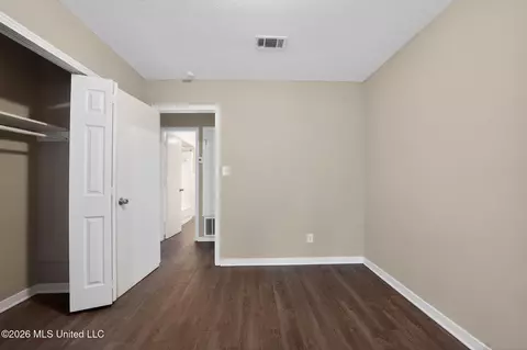 Bedroom - 1541 Dianne Dr, Jackson, MS 39204 photo 5 of 9