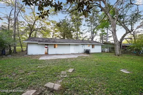Exterior - 5559 Queen Mary Ln, Jackson, MS 39209 photo 5 of 6