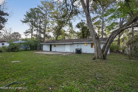 Exterior - 5559 Queen Mary Ln, Jackson, MS 39209 photo 4 of 6