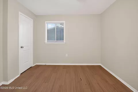 Bedroom - 5559 Queen Mary Ln, Jackson, MS 39209 photo 5 of 12