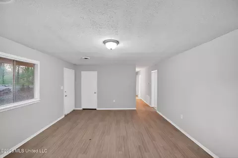 Living - 5559 Queen Mary Ln, Jackson, MS 39209 photo 1 of 4
