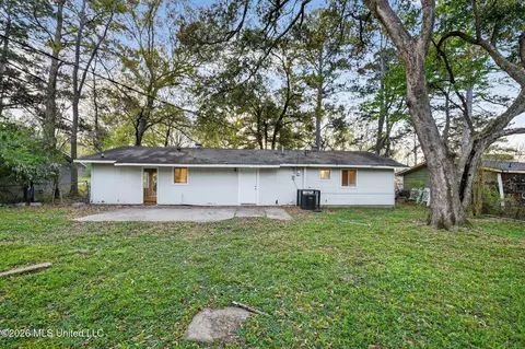 Exterior - 5559 Queen Mary Ln, Jackson, MS 39209 photo 3 of 6