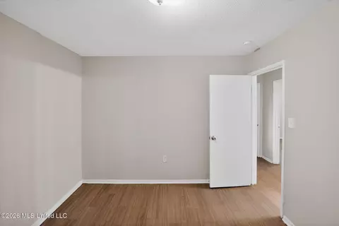 Bedroom - 5559 Queen Mary Ln, Jackson, MS 39209 photo 6 of 12
