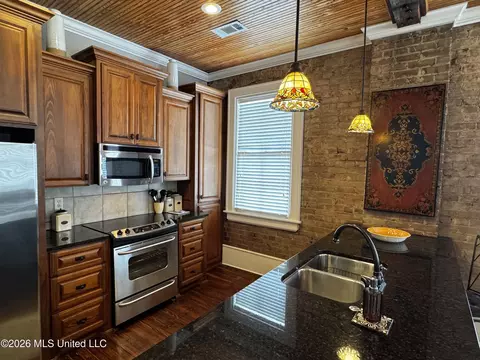 Kitchen - 200 State St #W-2A, Natchez, MS 39120 photo 2 of 4