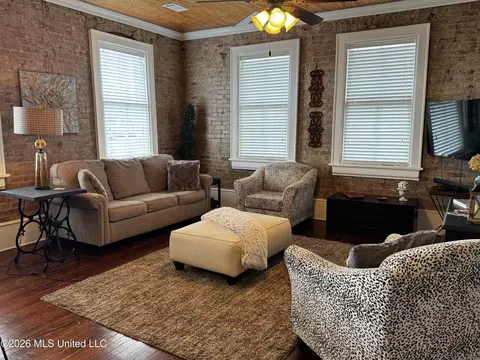 Living - 200 State St #W-2A, Natchez, MS 39120 photo 1 of 6