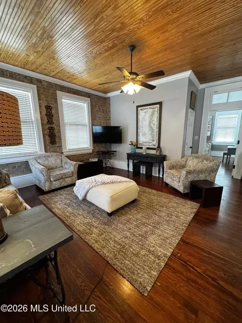 Living - 200 State St #W-2A, Natchez, MS 39120 photo 5 of 6