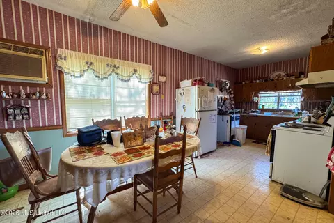 Dining - 10650 Hwy 72, Walnut, MS 38683 photo 1 of 1