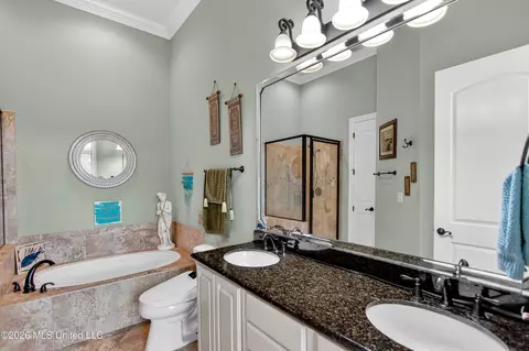 Bath - 210 Fairway Villa, Diamondhead, MS 39525 photo 3 of 4