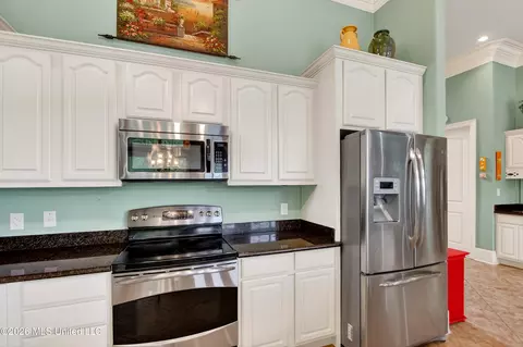 Kitchen - 210 Fairway Villa, Diamondhead, MS 39525 photo 6 of 7