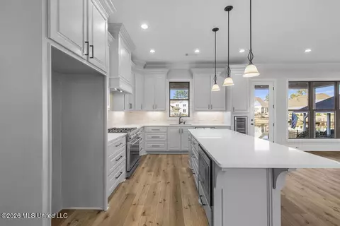 Kitchen - 2140 Herons Bay Cir, Madison, MS 39110 photo 2 of 3