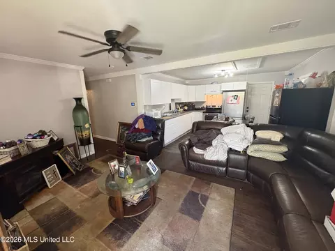 4301 Briggs St, Moss Point, MS 39563 photo 2