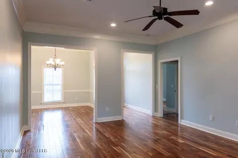 Living - 112 Susan Ln, Brandon, MS 39042 photo 2 of 4