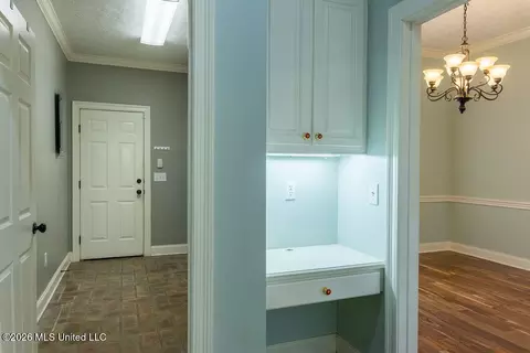 Entry Way - 112 Susan Ln, Brandon, MS 39042 photo 2 of 3
