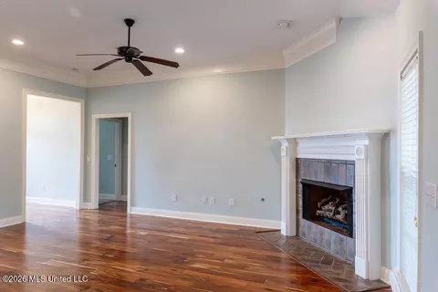 Living - 112 Susan Ln, Brandon, MS 39042 photo 3 of 4