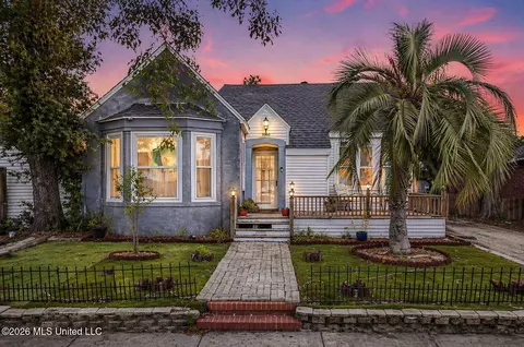 1090 Cherokee St, Biloxi, MS 39530