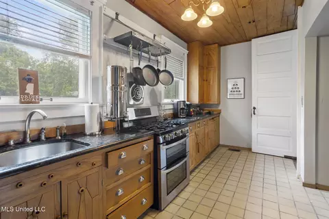 Kitchen - 1704 N State St, Jackson, MS 39202 photo 2 of 4
