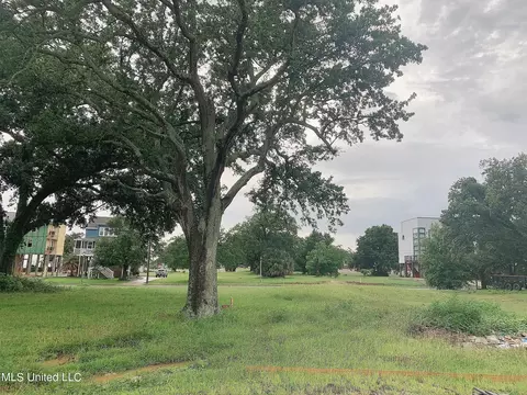 118 Miramar Ave, Biloxi, MS 39530