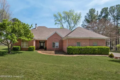 650 Fairway Dr, Hernando, MS 38632