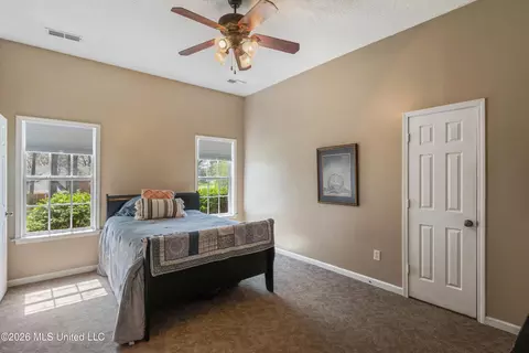 Bedroom - 650 Fairway Dr, Hernando, MS 38632 photo 1 of 7