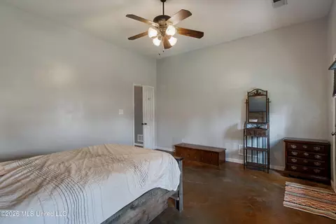Bedroom - 650 Fairway Dr, Hernando, MS 38632 photo 4 of 7