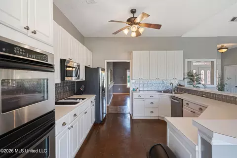 Kitchen - 650 Fairway Dr, Hernando, MS 38632 photo 1 of 3