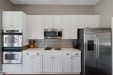 Kitchen - 650 Fairway Dr, Hernando, MS 38632 photo 3 of 3