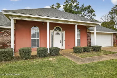 Exterior - 610 Ridge Pl, Byram, MS 39272 photo 5 of 10