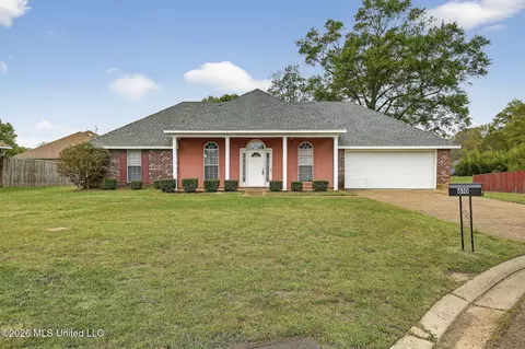 610 Ridge Pl, Byram, MS 39272
