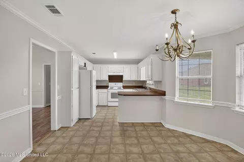 Dining - 610 Ridge Pl, Byram, MS 39272 photo 2 of 2