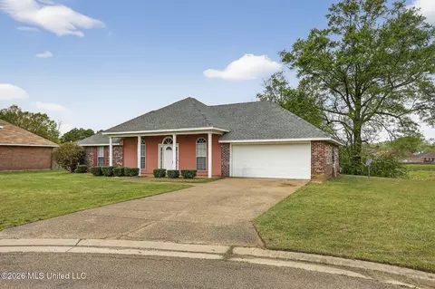 Exterior - 610 Ridge Pl, Byram, MS 39272 photo 3 of 10
