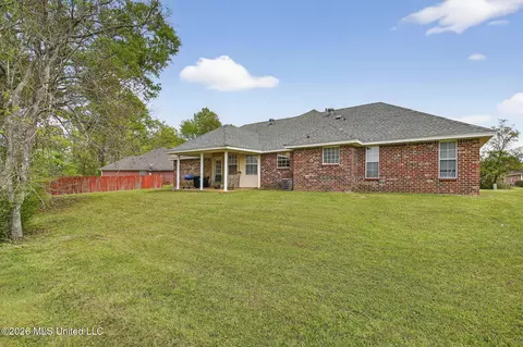 Exterior - 610 Ridge Pl, Byram, MS 39272 photo 9 of 10