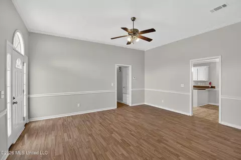 Living - 610 Ridge Pl, Byram, MS 39272 photo 5 of 5